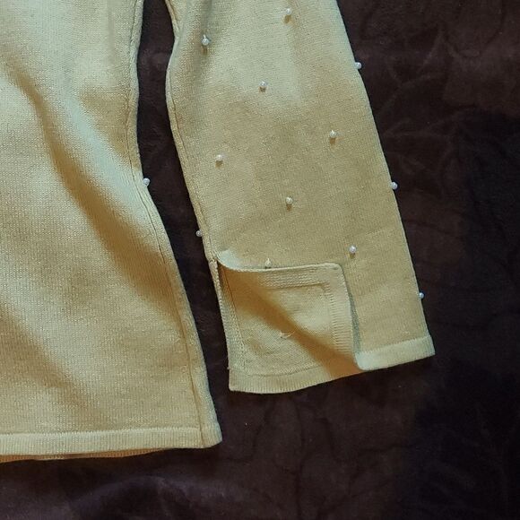 Sweater   - Picture 7 of 9